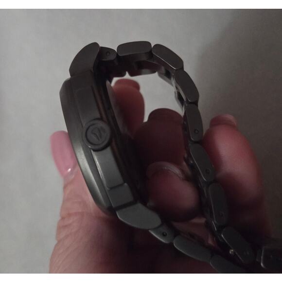 Nixon Livewire Watch 17L Quartz WORKING The Charger 100 Meter Black Charcoal main image 13